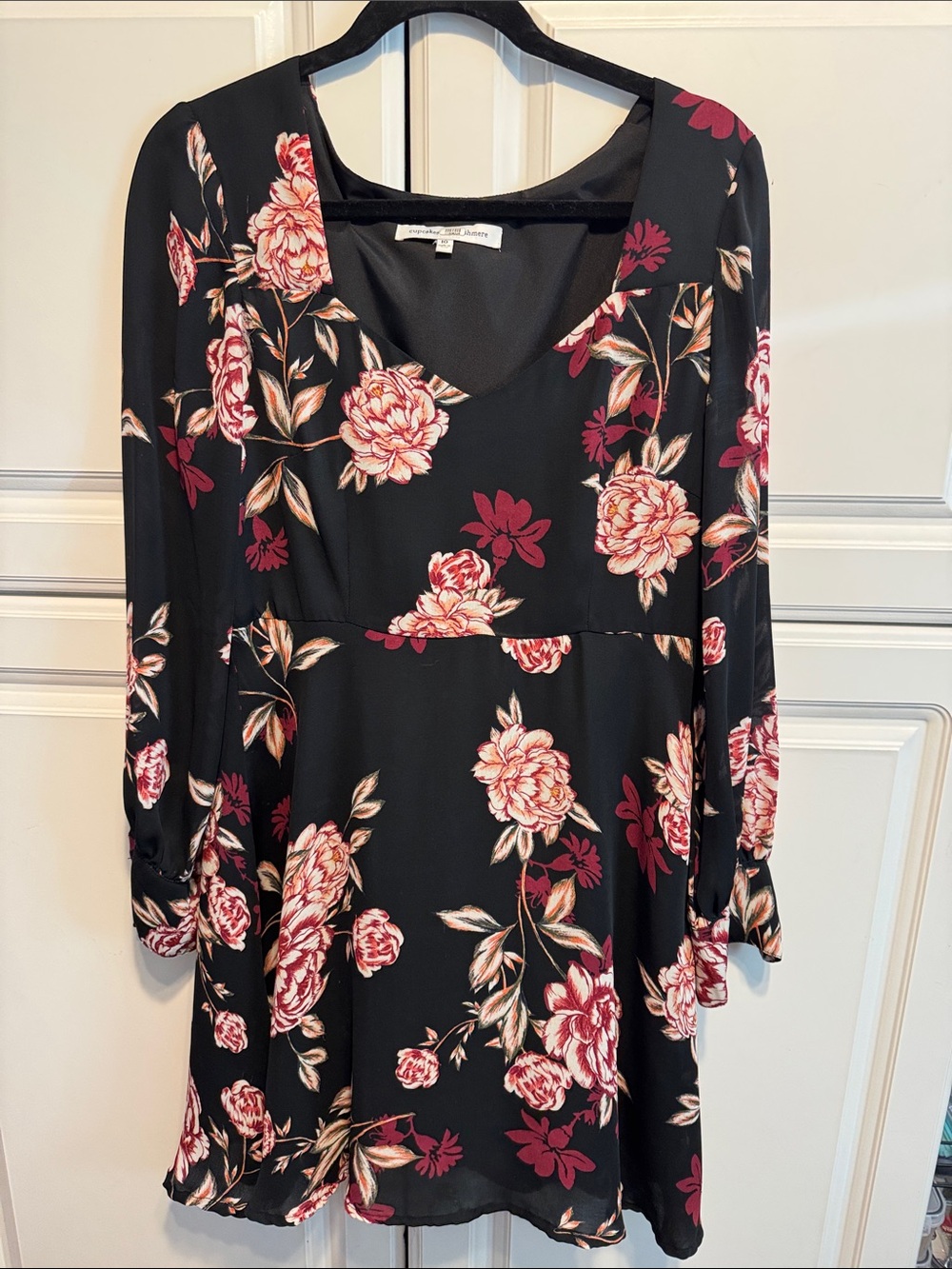 cupcakes & cashmere Black Long-Sleeve Floral V-Neck Dress with Pink Roses